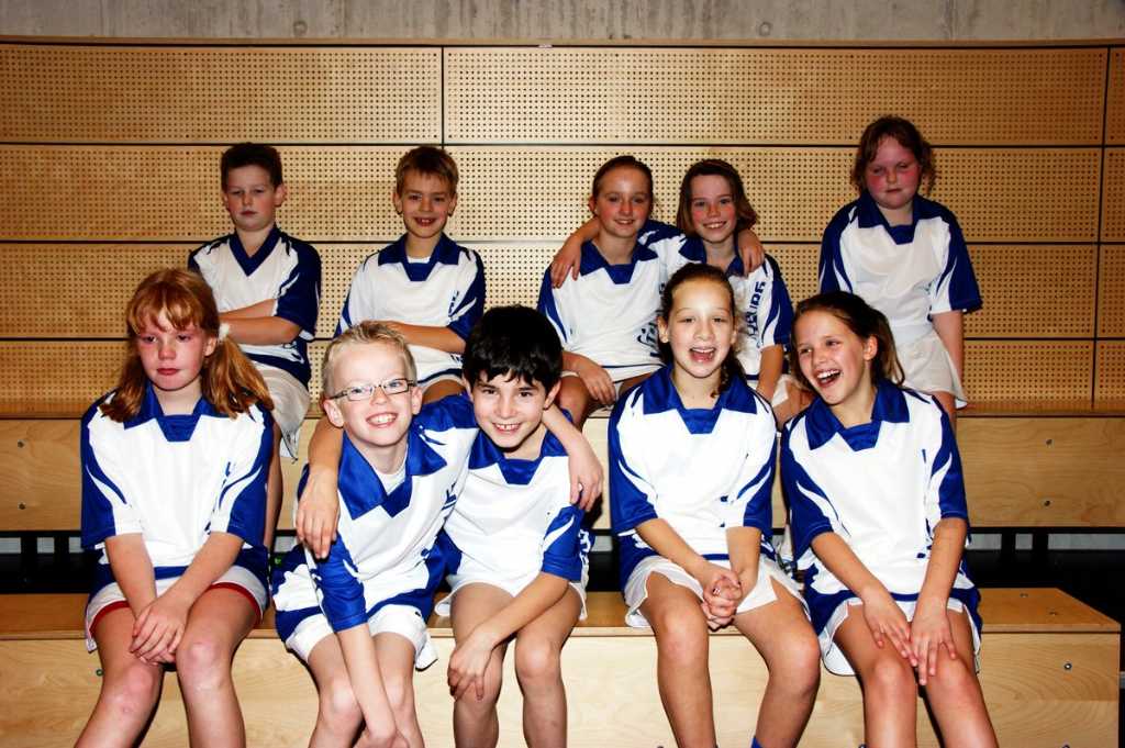 Korfbal E2 21 november 2009-19.JPG